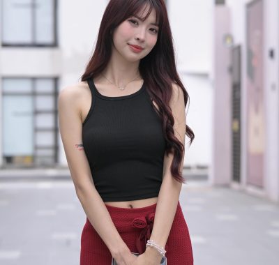 [魔镜街拍] 凯旋新作：彼方の光 – 红色包臀裙/红边黑丝/高跟 [870P/17GB]